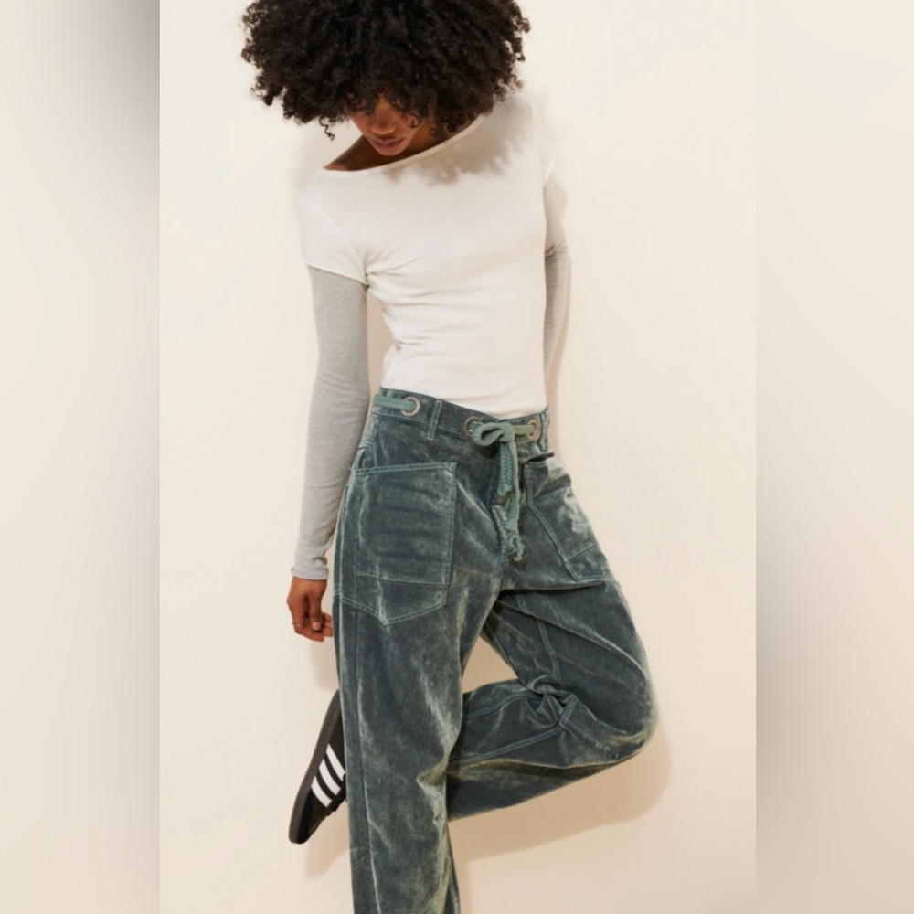 Free People Moxie Flocked Pull-On Barrel Jeans Mountain Green Size 31 - Picture 2 of 14